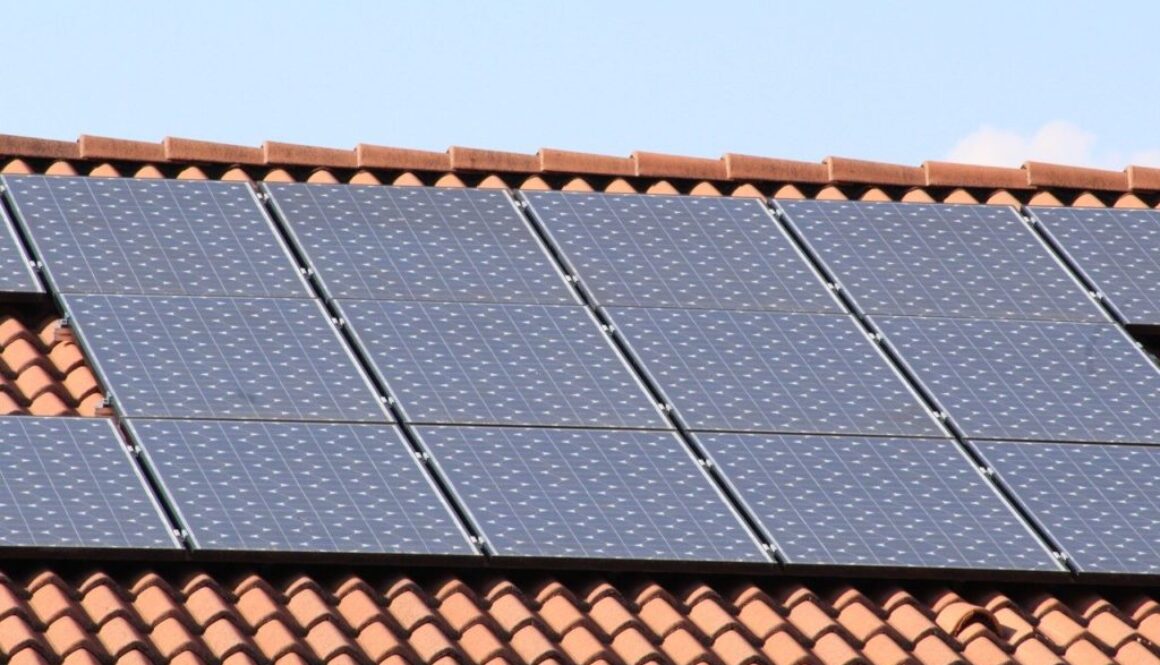 solar-panels-1273129_1280