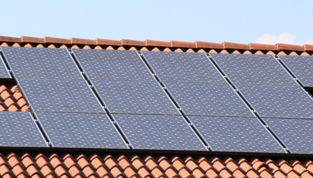 solar-panels-1273129_1280