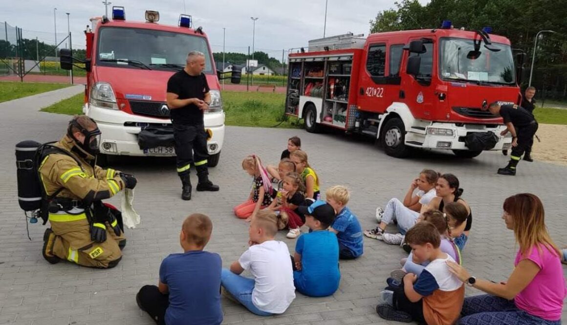 Dzieci na pogadankach z policjantami z KPP Chełmno