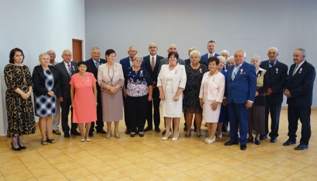 Pary z gminy Czernikowo, które odebrały Medale za Długoletnie Pożycie Małżeńskie
