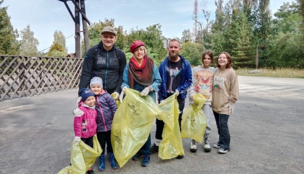Najmłodsi mieszkańcy gminy Wielka Nieszawka w akcji sprzątania świata