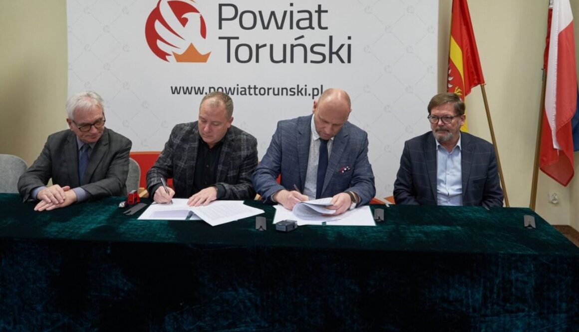 Podpisanie umowy na rozbudowę drogi Rozgarty-Górsk