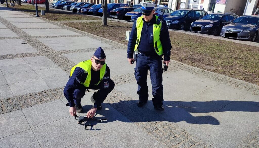 Chełmińscy policjanci obsługują drona