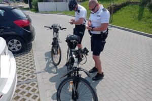 Policjanci z Chełmna patrolują ulice na rowerach