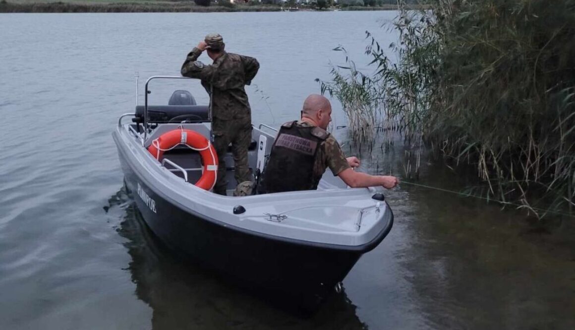 Odnaleziono zastawiony sprzęt kłusowniczy na Jeziorze Chełmżyńskim