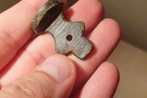 Grupa Weles znalazła starą, żydowską pieczęć